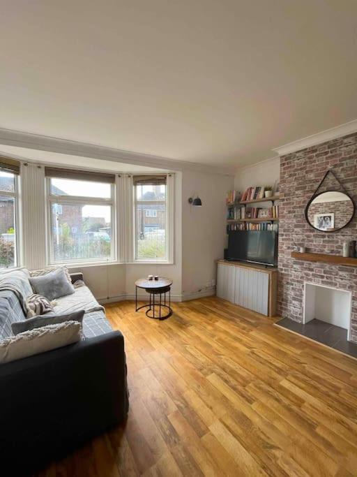 Ferienwohnung Cosy Flat In Burgess Hill, Sussex Exterior foto
